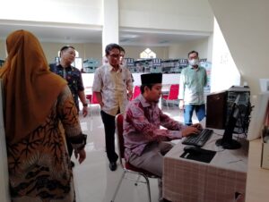 Read more about the article Asesmen Lapangan Program Studi Tadris Matematika FTIK IAIN Pontianak ke Perpustakaan