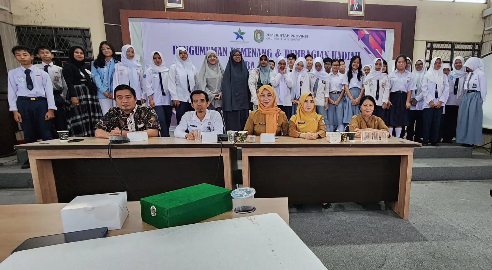 Perkuat Literasi Pelajar: Pustakawan IAIN Pontianak Berperan Aktif sebagai Juri Lomba Resensi Buku